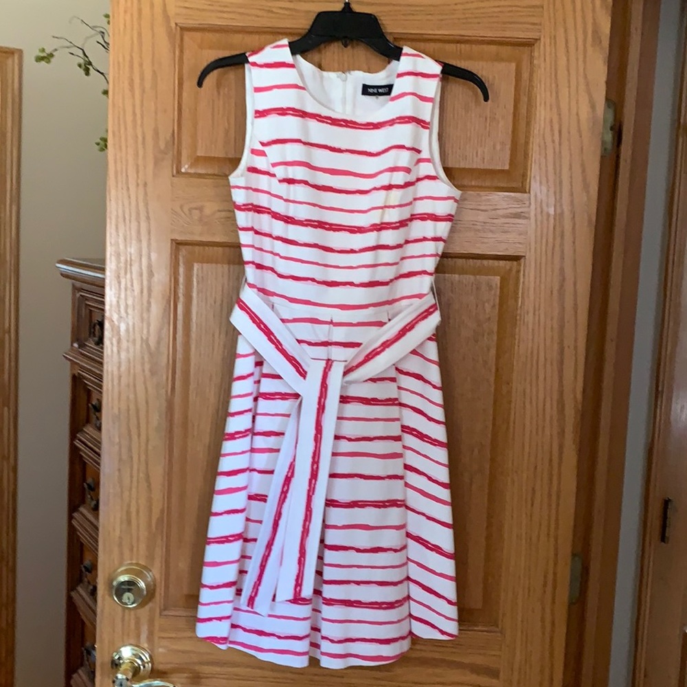 Nine West dress (size 4?) gently used summer dress.